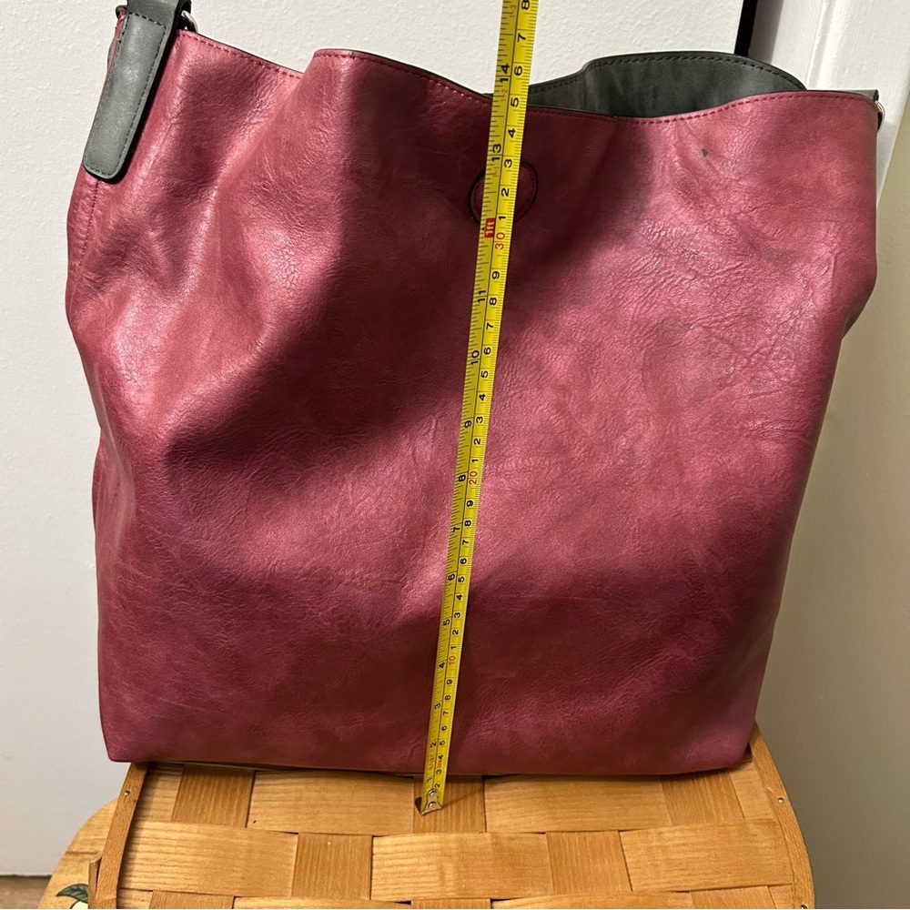 SYDNEY LOVE - Reservable Hobo Bag with Crossbody set. Grey and Burgundy/Rose - Picture 9 of 14